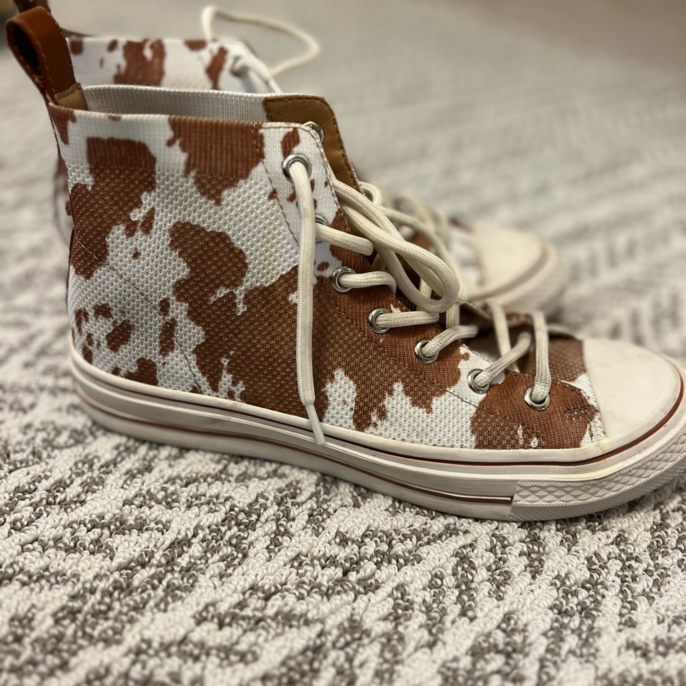 Size 7.5 high top sneakers